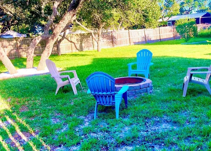Aqua Bungalow - One Mile Away From Cove Harbor
